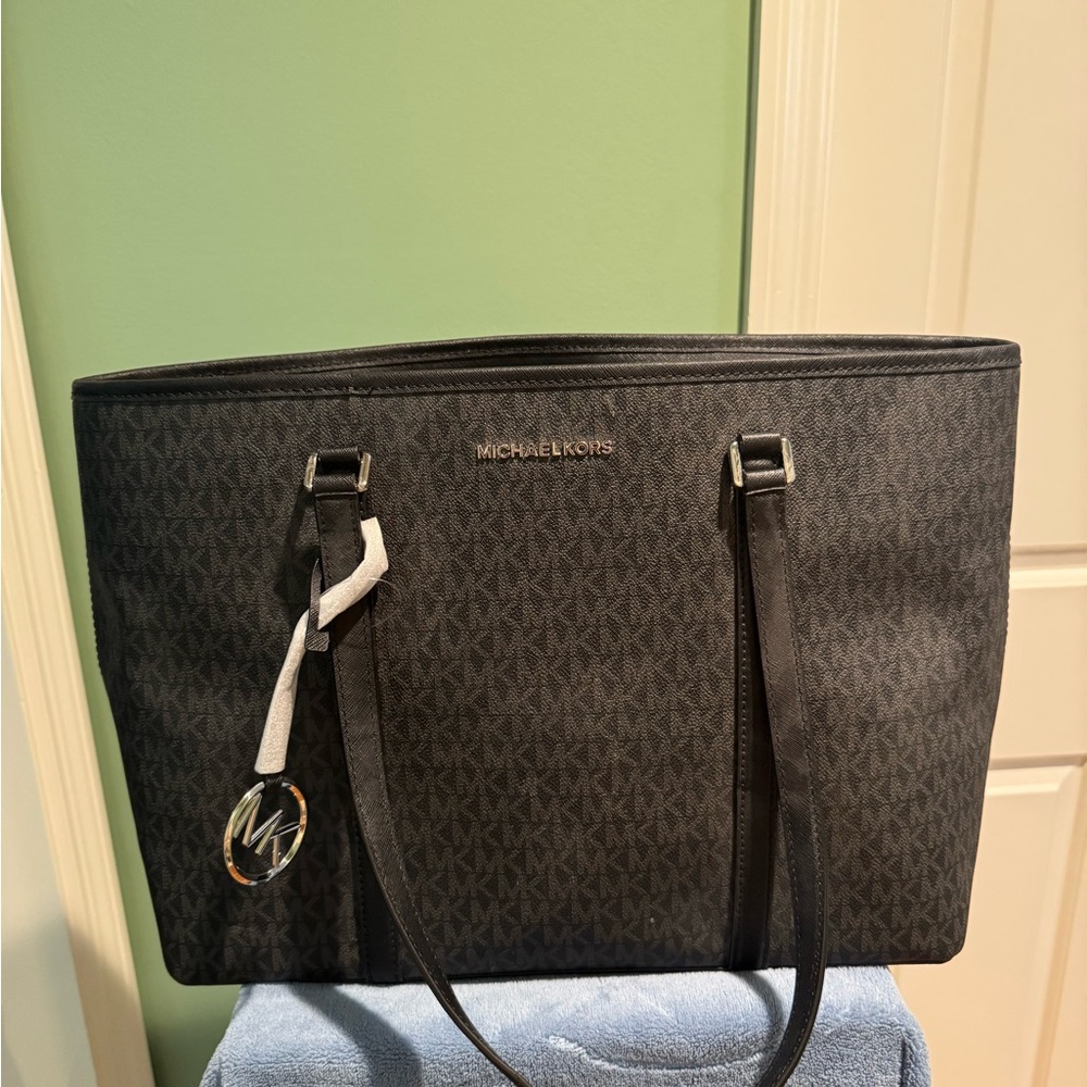 NWT Michael Kors Large Sandy Black Tote